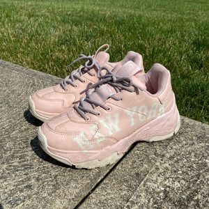 mlb chunky ny shoes!